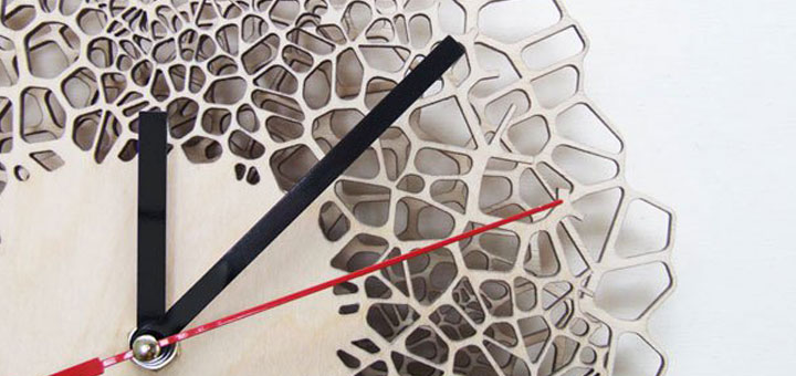 Asymmetree-Giraffe-Clock-Voronoi-Pattern