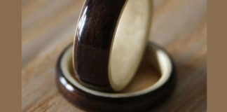 Harestree-Ebony-and-Horse-Chestnut-Wooden-Ring